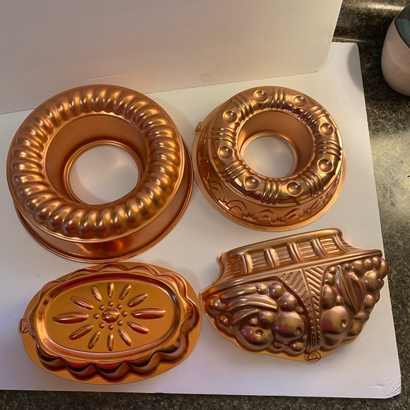 Mirro Baking Pans (4) - Picture 1 of 8